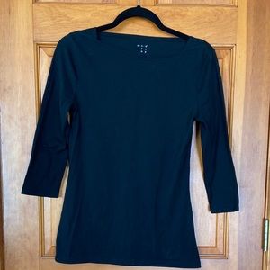 Black 3/4 boat neck t-shirt